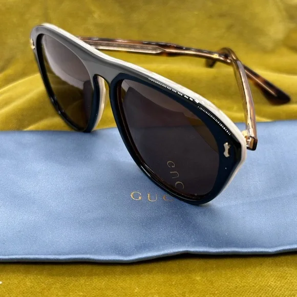 Gucci Black and Marble Sunglasses - Picture 3 of 6